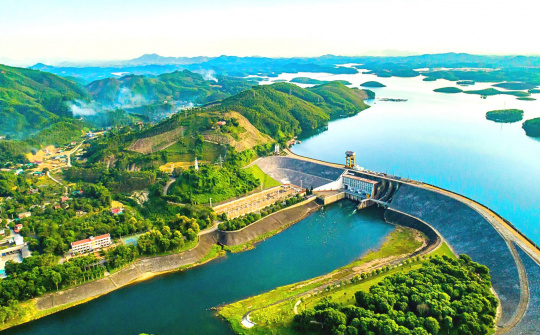 La Nina quay trở lại, mảng thuỷ điện của Cơ Điện Lạnh (REE) “hết khát”