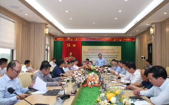 Đoàn công tác Ban Kinh tế Trung ương và Lãnh đạo tỉnh Lâm Đồng làm viêc tại Công ty Nhôm Lâm Đồng