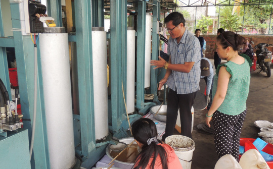 Quảng Nam: Hỗ trợ ứng dụng máy móc thiết bị tiên tiến trong sản xuất dầu đậu phộng