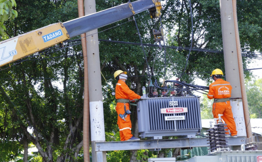 EVN trả lời ý kiến cử tri phía Nam về giá điện và triển khai thị trường điện cạnh tranh