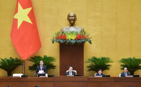 Quốc hội thảo luận về thực hiện kế hoạch phát triển kinh tế - xã hội