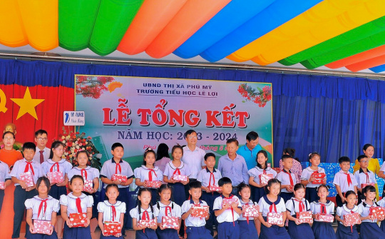 Công ty EPS: Trao học bổng cho học sinh nghèo vượt khó