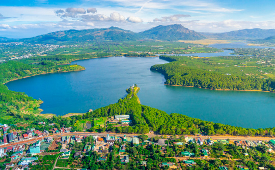 Gia Lai đẩy mạnh xúc tiến thương mại và đầu tư phát triển hạ tầng thương mại biên giới