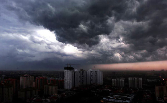 Tin cảnh báo mưa dông, tố, lốc, sét, mưa đá và mưa lớn trên phạm vi khu vực nội thành Hà Nội