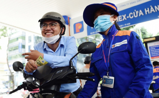 Cả nước tiêu thụ khoảng 2 triệu m3/tấn xăng dầu mỗi tháng