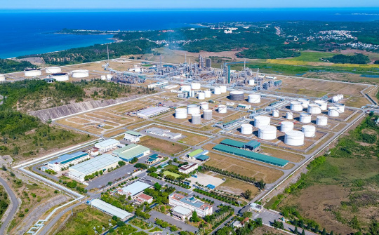 Bất chấp giá dầu giảm mạnh, Petrovietnam vẫn duy trì tăng trưởng tích cực