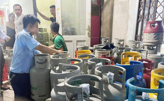 TP.HCM: Tạm giữ gần 100 trăm bình gas không rõ nguồn gốc xuất xứ