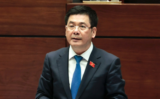 Bộ trưởng Nguyễn Hồng Diên trả lời chất vấn tại Kỳ họp thứ 7