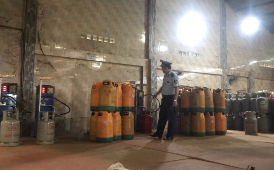 Long An: Phát hiện cơ sở có dấu hiệu sang chiết gas trái phép