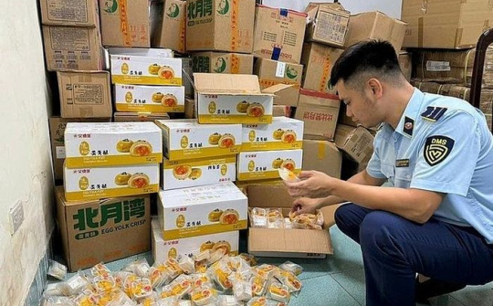 Phát hiện lô bánh trung thu nhập lậu tại quận Hoàng Mai, Hà Nội