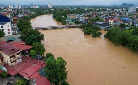 Lũ trên sông Thao vượt mức lịch sử, lũ trên sông Hồng tiếp tục lên nhanh