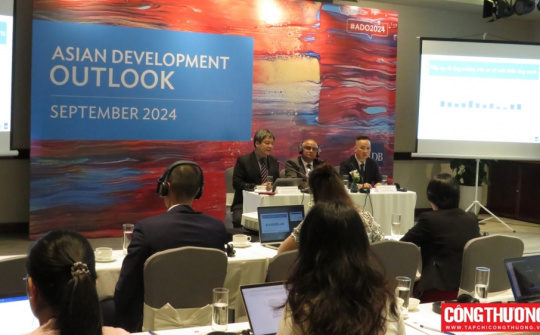 ADB tiếp tục dự báo kinh tế Việt Nam tăng trưởng 6,0% năm nay và 6,2% trong năm 2025