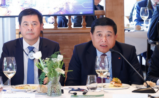 Đầu tư phát triển công nghệ cao - Một động lực để Việt Nam "cất cánh" trong kỷ nguyên mới