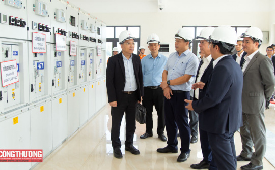 [CHÙM ẢNH] Thứ trưởng Bộ Công Thương Nguyễn Hoàng Long làm việc về cung ứng điện dịp Tết Ất Tỵ tại miền Trung