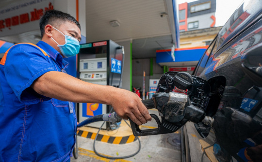 Giá xăng dầu hôm nay 23/1: Giá xăng giảm đồng loạt giảm