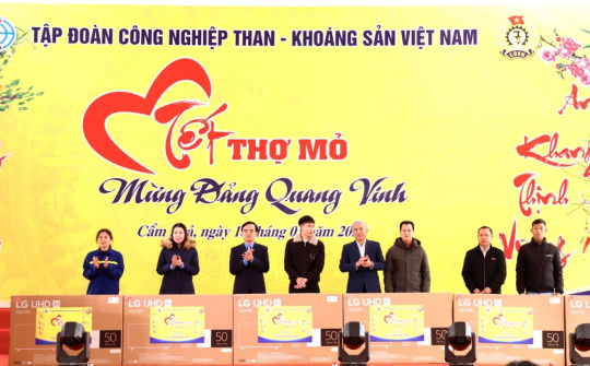 Ấm áp Tết thợ mỏ 2025