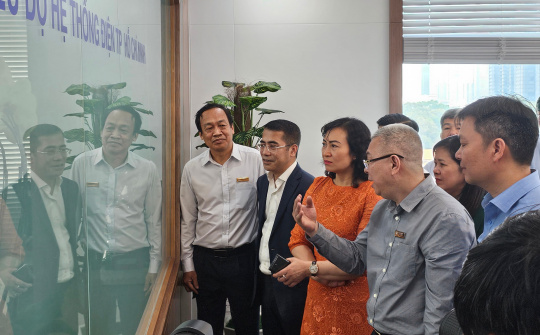 Thứ trưởng Phan Thị Thắng: Tập trung cao độ, vận hành chính xác để cung ứng điện liên tục, an toàn