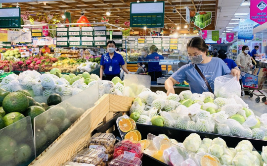 Thị trường ngày 29 Tết: Hàng hóa dồi dào, thực phẩm tươi sống và rau củ đắt khách