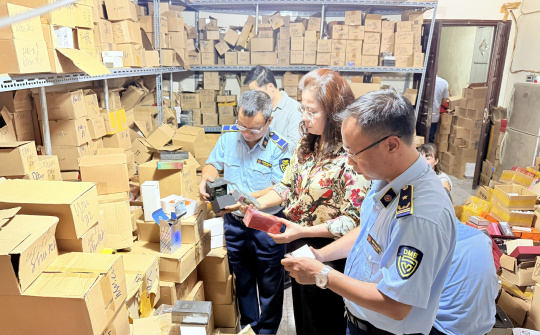 Hà Nội kiên trì cuộc chiến với buôn lậu và gian lận thương mại