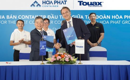 Hòa Phát bàn giao đơn hàng container đầu tiên cho Touax Container Leasing