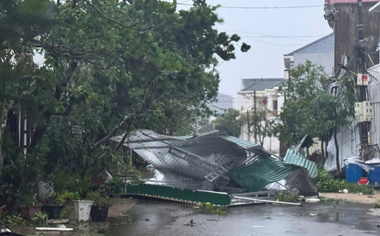 Khẩn trương thống kê thiệt hại, triển khai khắc phục hậu quả bão số 10 và mưa lũ sau bão