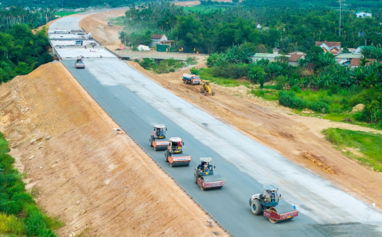 Đẩy nhanh tiến độ cao tốc Quảng Ngãi - Hoài Nhơn