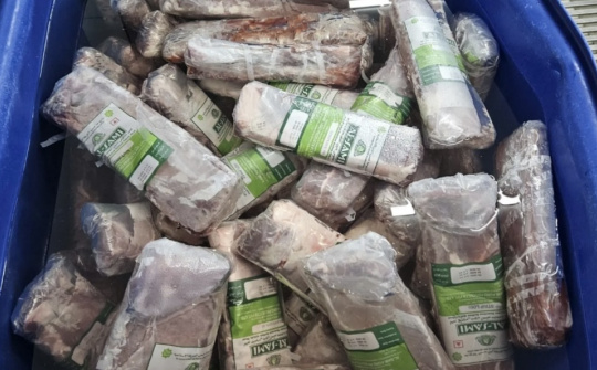 Triệt phá nhóm đối tượng "phù phép" thịt trâu thành thịt bò cao cấp Wagyu