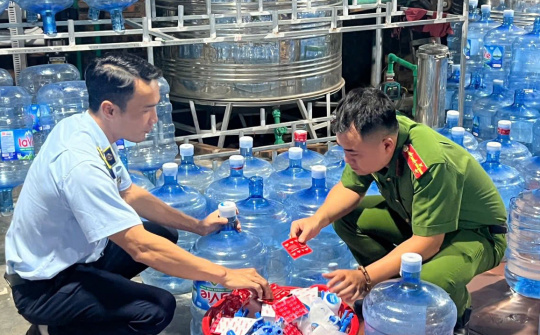 Hà Nội: Khởi tố các đối tượng sản xuất, kinh doanh nước Lavie giả