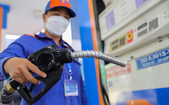 Kỳ điều hành giá xăng dầu ngày 2/10: Đồng loạt tăng nhẹ