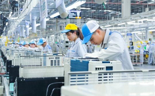 Xây dựng kế hoạch 5 năm 2026-2030, phấn đấu tăng trưởng GDP 10%/năm trở lên