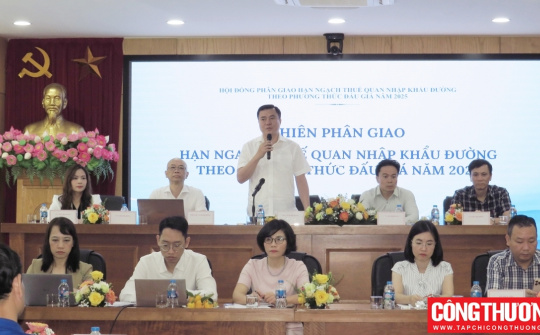 05 thương nhân được phân giao 100.000 tấn đường hạn ngạch thuế quan nhập khẩu theo phương thức đấu giá