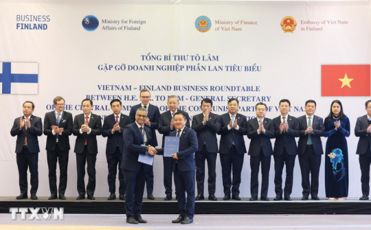 Doanh nghiệp Việt Nam và Phần Lan trao loạt văn kiện hợp tác trong các lĩnh vực
