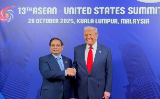Thủ tướng Phạm Minh Chính gặp Tổng thống Hoa Kỳ Donald Trump
