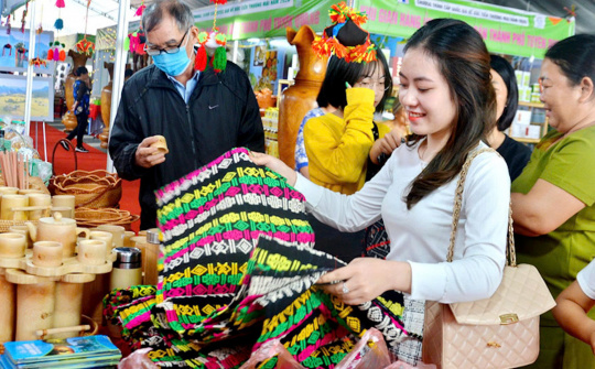 Xúc tiến thương mại thúc đẩy tiêu thụ đặc sản đồng bào dân tộc thiểu số, miền núi