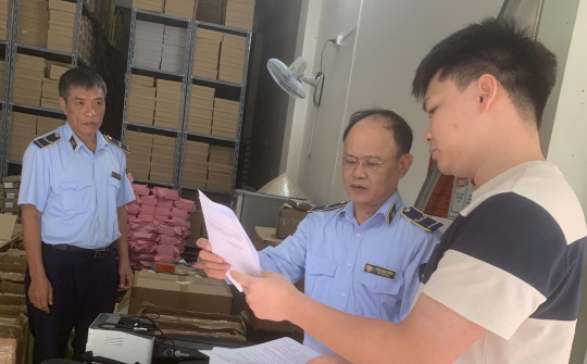 Cảnh báo buôn lậu, hàng giả gia tăng: Hà Nội tăng cường kiểm tra, khởi tố nhiều vụ nghiêm trọng