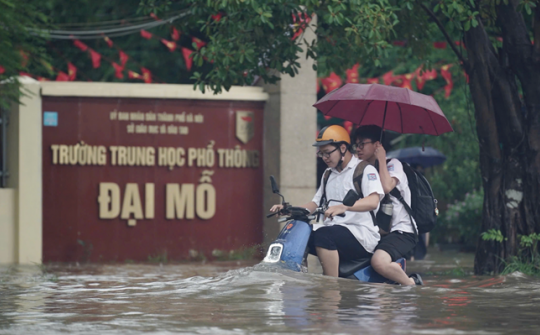Hà Nội hỏa tốc yêu cầu điều chỉnh kế hoạch dạy học ứng phó bão số 11