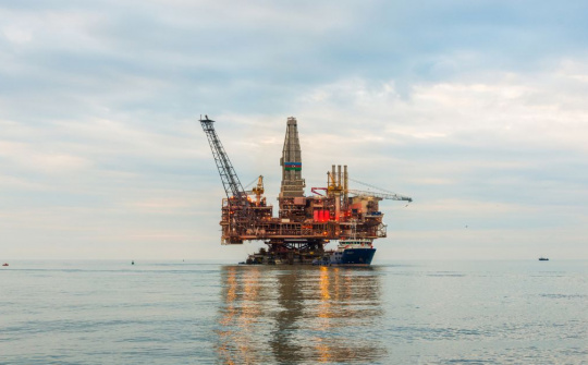 Giá xăng dầu hôm nay 7/10: bám sát các diễn biến cung - cầu mới