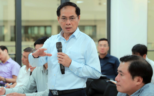 Phó Thủ tướng Bùi Thanh Sơn kiểm tra công tác chuẩn bị tổ chức Hội chợ Mùa Thu 2025