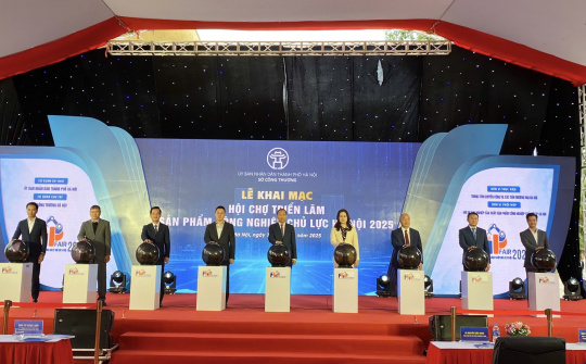 Hà Nội khai mạc Hội chợ triển lãm sản phẩm công nghiệp chủ lực 2025