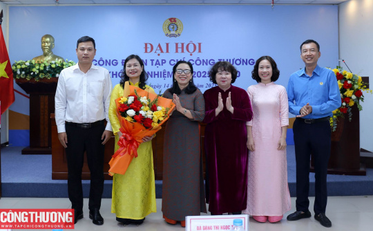 [CHÙM ẢNH] Đại hội Công đoàn Tạp chí Công Thương lần thứ IV, nhiệm kỳ 2025 - 2030