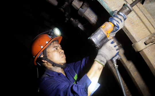 Than Thống Nhất: Huấn luyện an toàn sản xuất tại khai trường mặt bằng và trong hầm lò