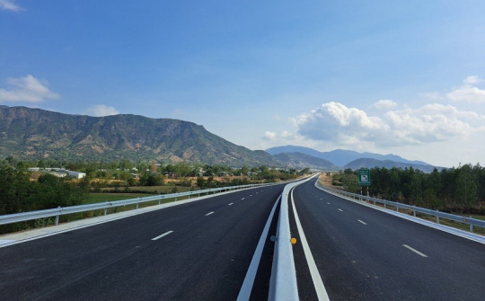 Khẩn trương chuẩn bị Lễ khánh thành, khởi công các công trình lớn chào mừng Đại hội Đảng lần thứ XIV