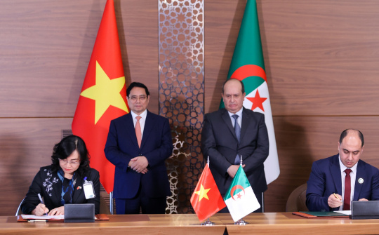 Việt Nam - Algeria ký kết nhiều văn kiện hợp tác quan trọng