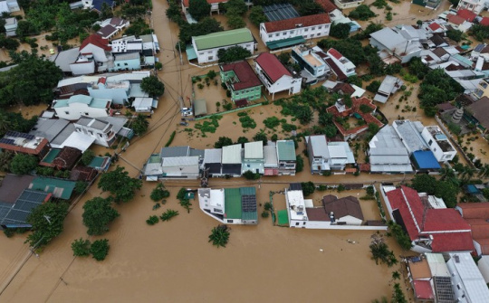 Thủ tướng: Tập trung tổng lực để cứu người, tuyệt đối không để người dân bị cô lập mà không được cứu giúp kịp thời