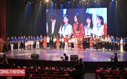 [ĐANG DIỄN RA] Vòng Chung kết Cuộc thi "Tìm hiểu pháp luật về sử dụng năng lượng tiết kiệm và hiệu quả"