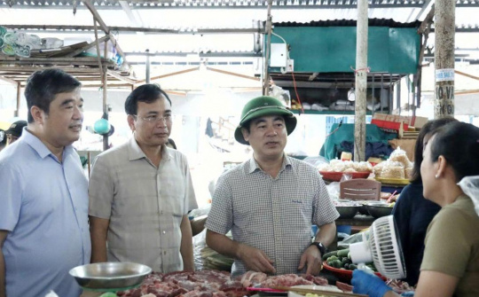 Khánh Hòa: Đảm bảo nguồn cung, thiết lập các gian hàng bình ổn giá phục vụ người dân vùng lũ