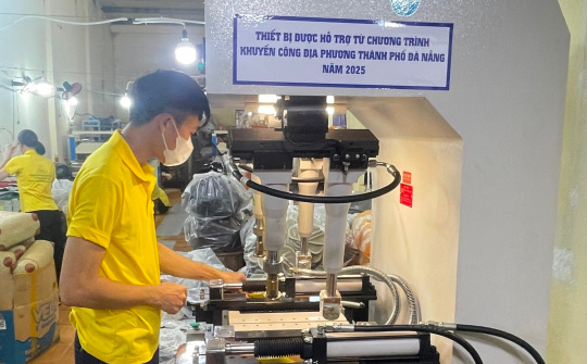 Khuyến công tiếp sức Hương Quế hoàn thiện dây chuyền sản xuất dép sinh thái xuất khẩu