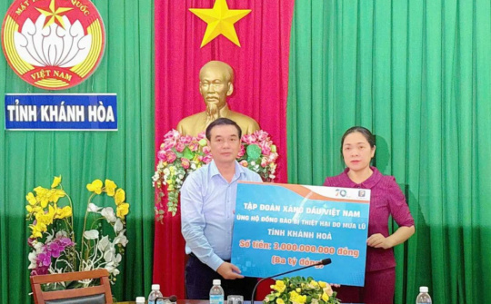 Petrolimex ủng hộ 3 tỷ đồng giúp đỡ nhân dân tỉnh Khánh Hòa khắc phục hậu quả mưa lũ