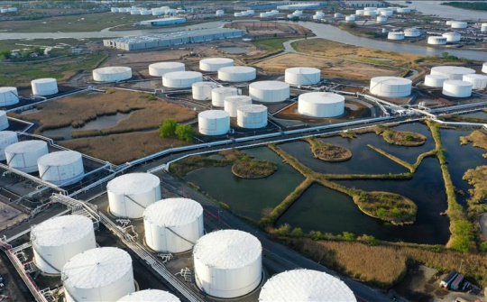 Giá xăng dầu hôm nay 28/11: Tăng nhẹ trong kỳ nghỉ lễ tại Mỹ