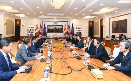 Phát triển đồng bộ hạ tầng phục vụ thương mại biên giới Việt Nam - Campuchia